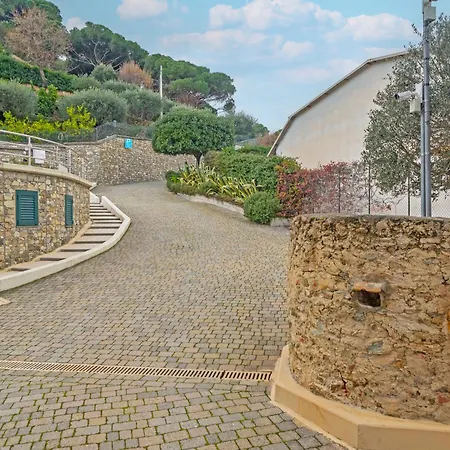 Residenza Al Porto Con Parcheggio Spotorno