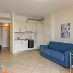 Residenza Al Porto Con Parcheggio Aparthotel 3*