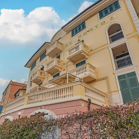 Lägenhetshotell Residenza Al Porto Con Parcheggio