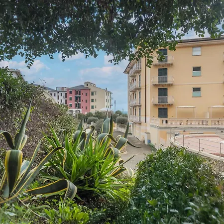 Residenza Al Porto Con Parcheggio Lägenhetshotell