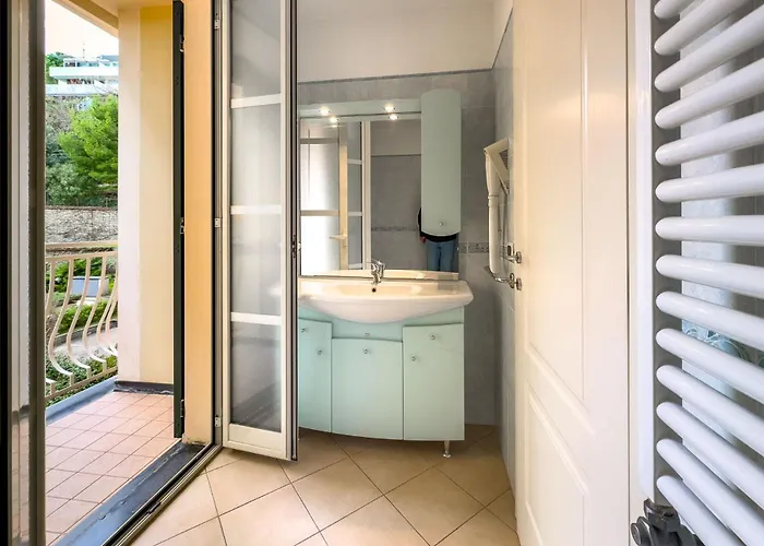 Lägenhetshotell Residenza Al Porto Con Parcheggio