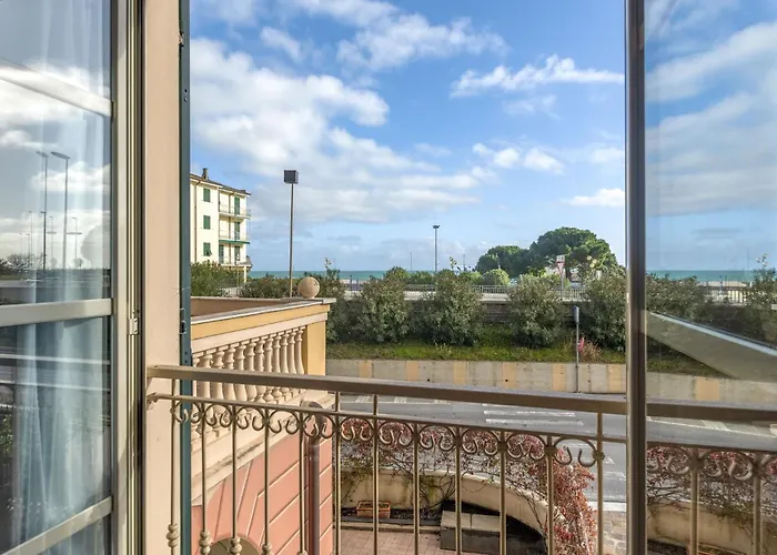 Lägenhetshotell Residenza Al Porto Con Parcheggio Spotorno