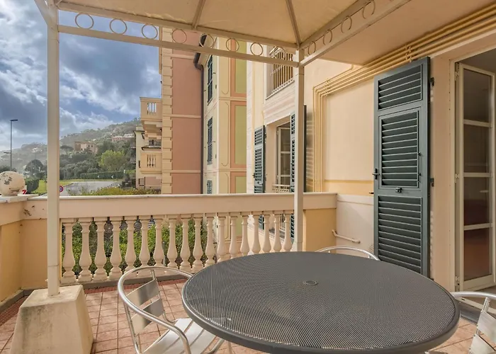Lägenhetshotell Residenza Al Porto Con Parcheggio Spotorno