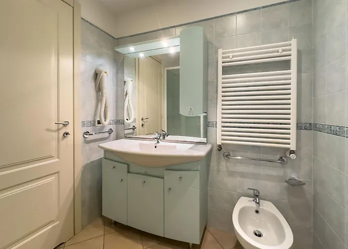 Lägenhetshotell Residenza Al Porto Con Parcheggio