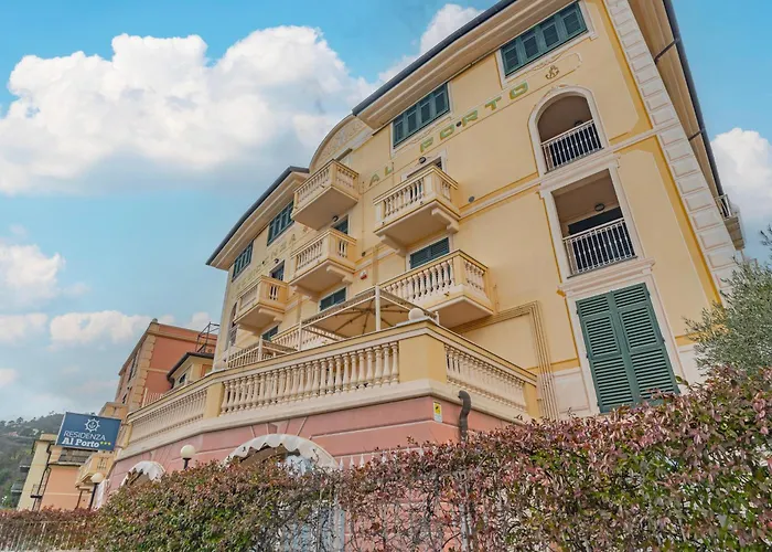 Lägenhetshotell Residenza Al Porto Con Parcheggio