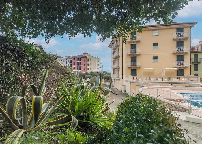 Residenza Al Porto Con Parcheggio Lägenhetshotell