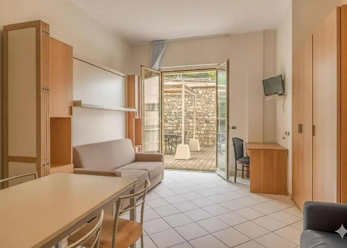 Residenza Al Porto Con Parcheggio Spotorno